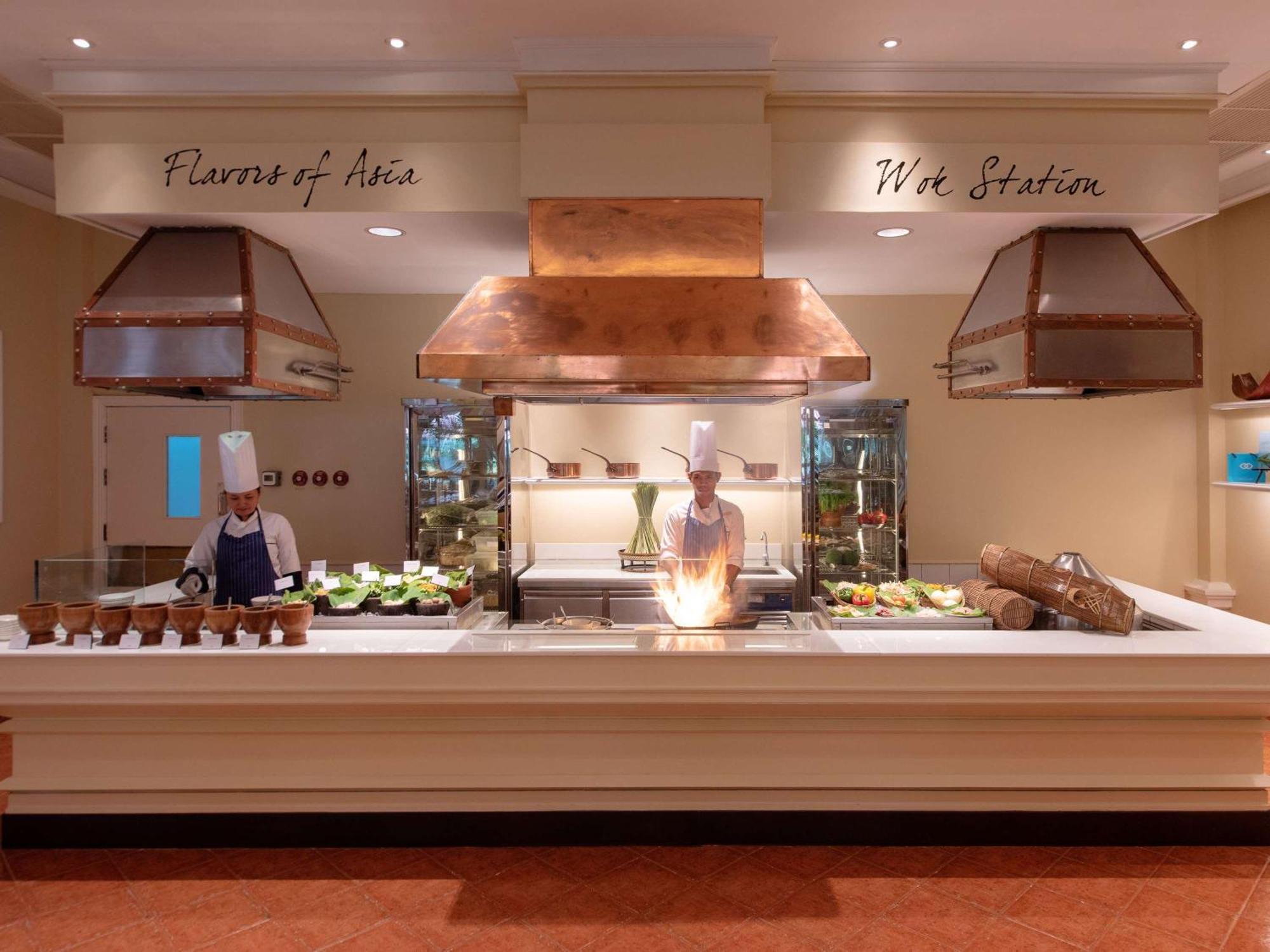 Sofitel Angkor Phokeethra Golf & Spa Resort Siem Reap Buitenkant foto