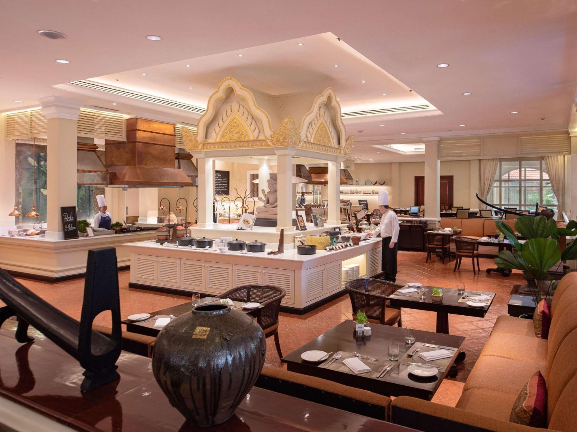 Sofitel Angkor Phokeethra Golf & Spa Resort Siem Reap Buitenkant foto